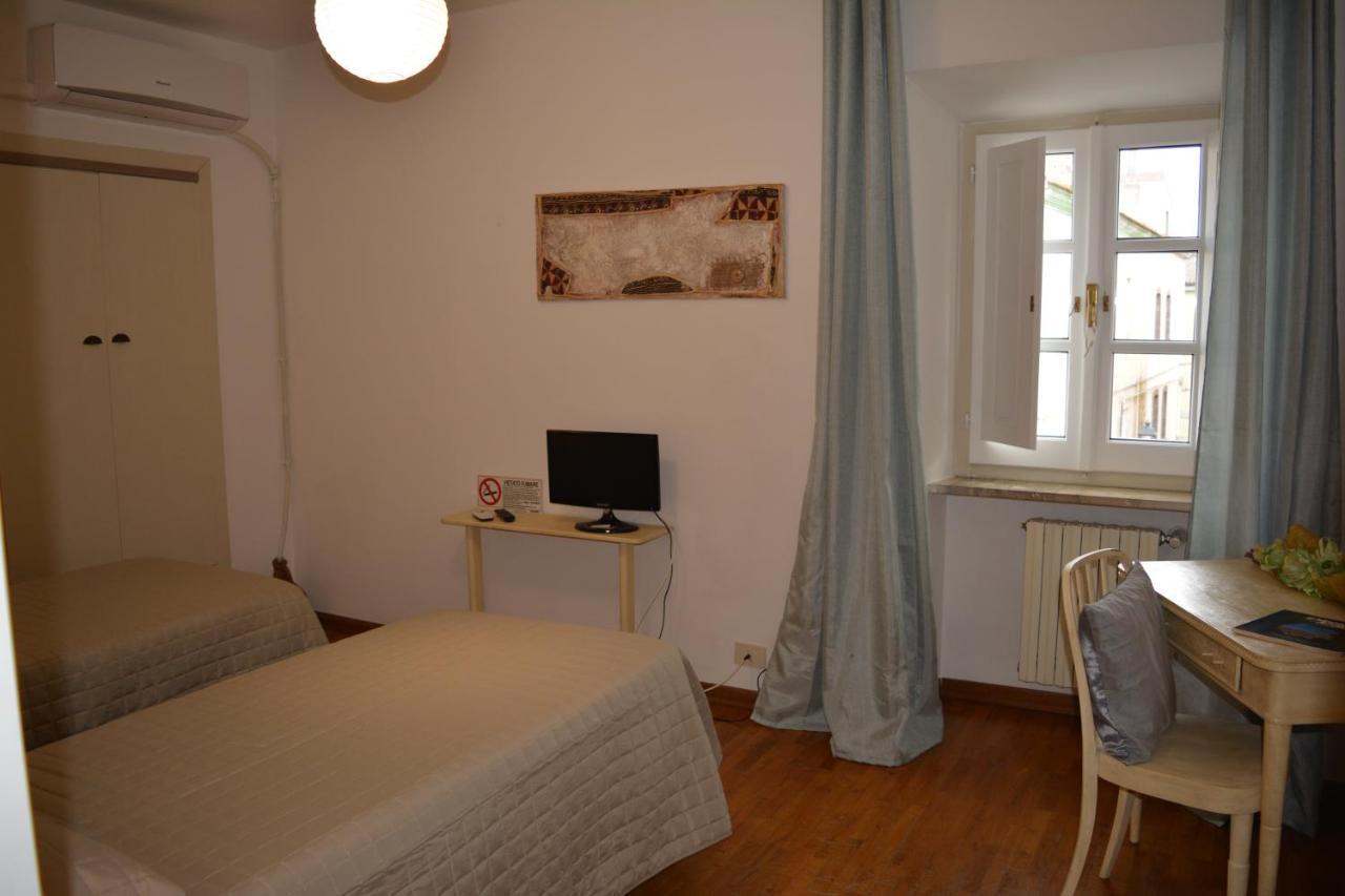 Olaspri Oschiri Extérieur photo